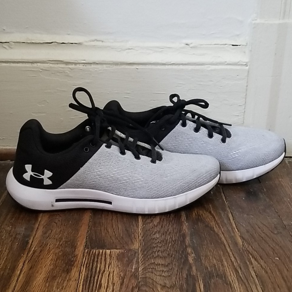 Under Armour Sneakers